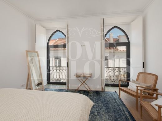 Luxury House for sale in Alcobaça, 689 000 €, Photo 1