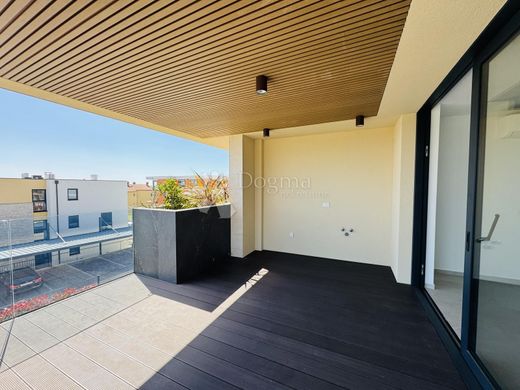 Luxury Apartment for sale in Novigrad, 559 000 €, Photo 1