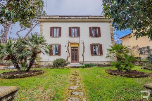 Luxury House for sale in Arezzo, 720 000 €, Photo 1