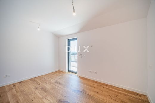 Appartement de luxe à vendre à Opatija, 685 000 €, Photo 3