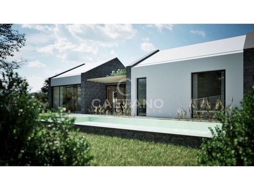 Luxury House for sale in Calheta, 695 000 €, Photo 1