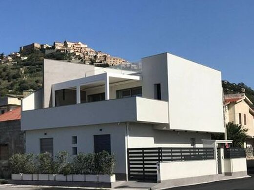 Luxury House for sale in Nicotera, 600 000 €, Photo 1