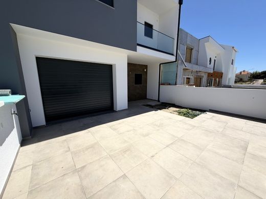 Maison de luxe à vendre à Torres Vedras, 480 000 €, Photo 2
