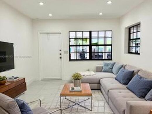 Luxury House for sale in Hialeah, 579 749 €, Photo 7