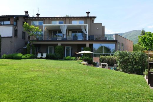 Luxury House for sale in Salò, 2 050 000 €, Photo 1