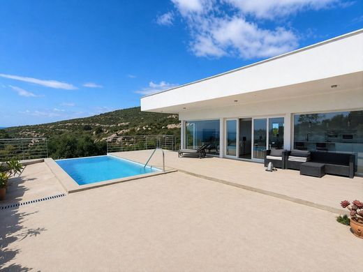Luxury House for sale in Manilva, 650 000 €, Photo 1