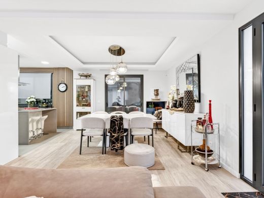 Maison de luxe à vendre à Câmara de Lobos, 540 000 €, Photo 4