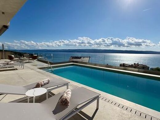 Luxury House for sale in Dugi Rat, 0 €, Photo 1