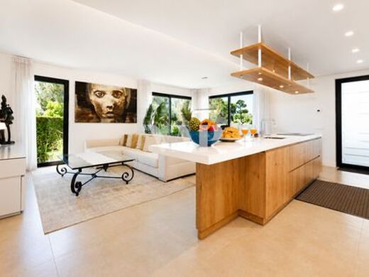 Luxury Apartment for sale in Quarteira, 725 000 €, Photo 3
