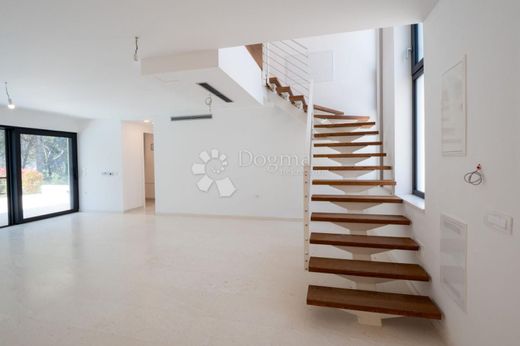 Luxury Apartment for sale in Zadar, 673 000 €, Photo 4