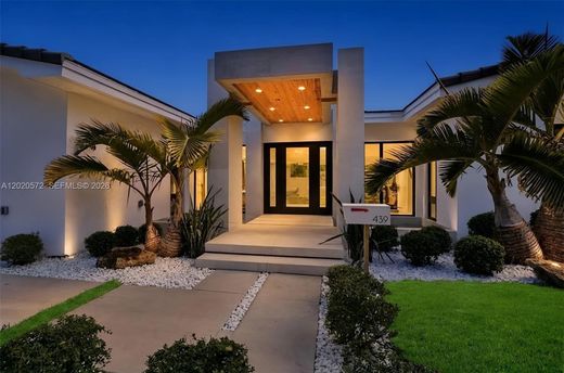 Luxury House for sale in Miami Coral Gables, 3 868 450 €, Photo 1