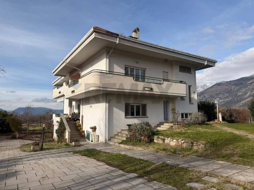 Luxury House for sale in Sulmona, 850 000 €, Photo 1