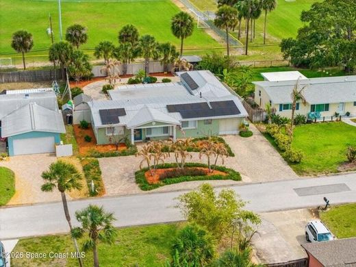 Luxury House for sale in Indian Harbour Beach, 618 398 €, Photo 1