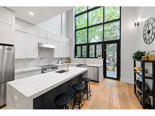 Luxury House for sale in Brooklyn, 1 975 442 €, Photo 1