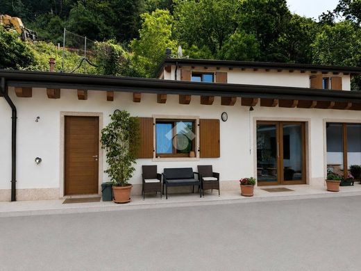 Maison de luxe à vendre à Caprino Veronese, 475 000 €, Photo 3