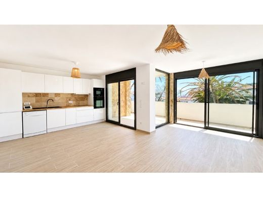 Luxury Apartment for sale in Empuriabrava, 475 000 €, Photo 3