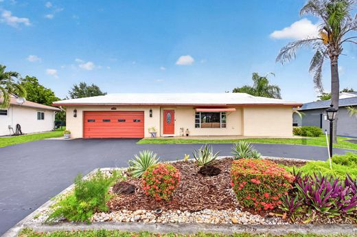 Luxury House for sale in Tamarac, 463 713 €, Photo 1