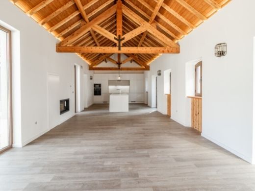 Luxury House for sale in Sanguinheira Velha, 478 000 €, Photo 1