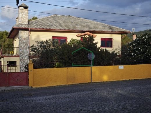 Luxury House for sale in Moledo, 450 000 €, Photo 1