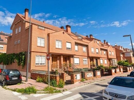 Luxury House for sale in Getafe, 670 000 €, Photo 1