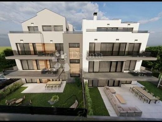 Luxury Apartment for sale in Rovinj, 701 000 €, Photo 1
