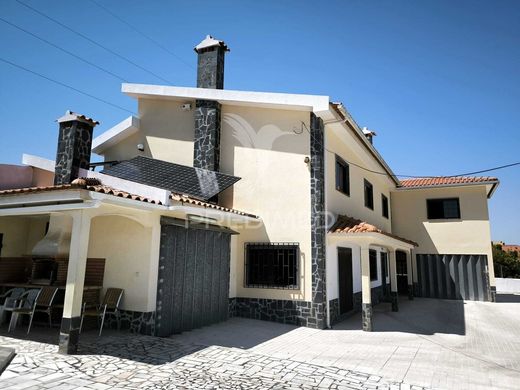 Luxury House for sale in Sesimbra, 750 000 €, Photo 1