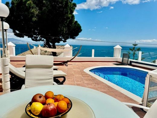 Luxury House for sale in Almuñécar, 630 000 €, Photo 1