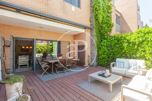 Luxury House for sale in Aravaca, 1 850 000 €, Photo 1