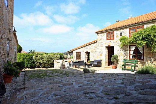 Luxury House for sale in Malpica, 635 000 €, Photo 1