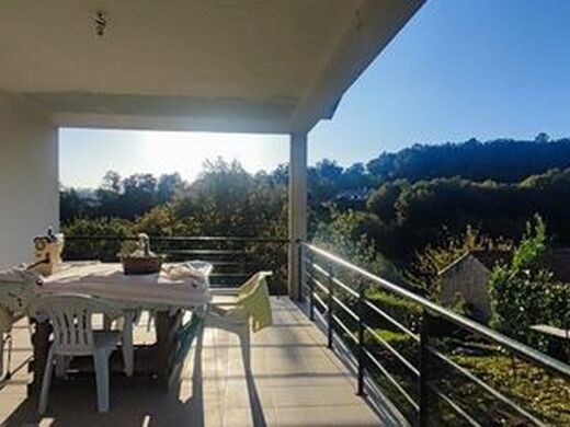 Luxury House for sale in Mentrestido, 745 000 €, Photo 1