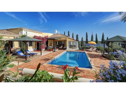 Luxury House for sale in Portimão, 895 000 €, Photo 1