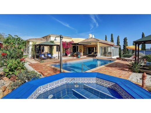 Luxury House for sale in Portimão, 895 000 €, Photo 3