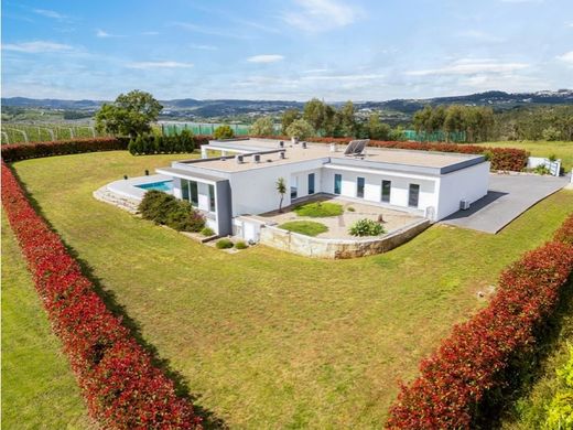 Luxury House for sale in Alcobaça, 895 000 €, Photo 1