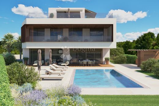 Luxury House for sale in Rovinj, 0 €, Photo 1