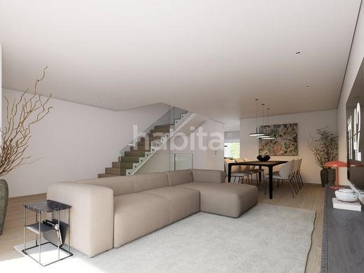 Luxury House for sale in Gondomar, 590 000 €, Photo 1