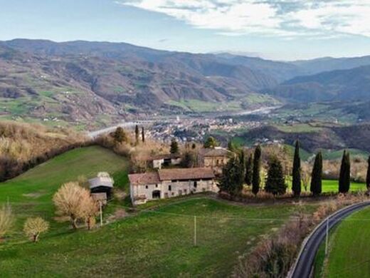 Luxury House for sale in Bobbio, 1 450 000 €, Photo 1