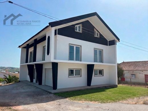 Luxury House for sale in Torres Vedras, 520 000 €, Photo 2
