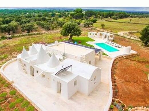 Maison de luxe à vendre à Ostuni, 730 000 €, Photo 1