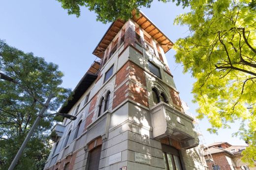 Luxury Apartment for sale in Milan, 1 350 000 €, Photo 1