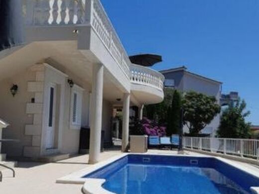 Luxury House for sale in Ciovo, 609 000 €, Photo 1