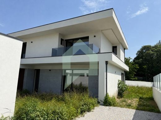 Maison de luxe à vendre à Barcelos, 474 000 €, Photo 1