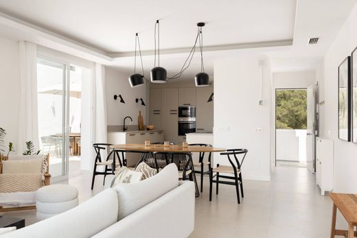 Luxury Apartment for sale in Nueva Andalucia, 779 000 €, Photo 5
