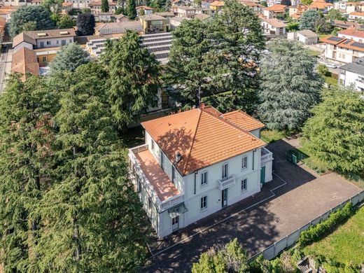 Luxury House for sale in Monza, 1 650 000 €, Photo 1