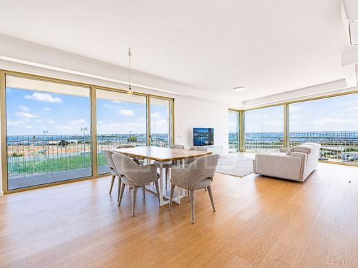Luxury Apartment for sale in Faro, 890 000 €, Photo 1