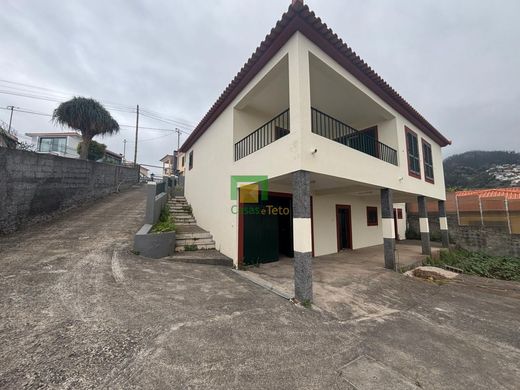 Maison de luxe à vendre à Funchal, 950 000 €, Photo 1