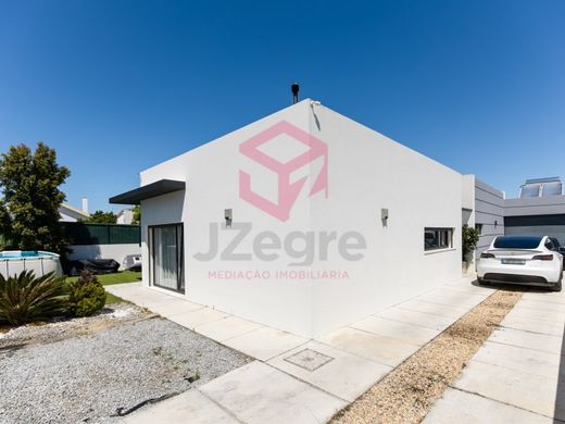 Luxury House for sale in Sesimbra, 689 000 €, Photo 3