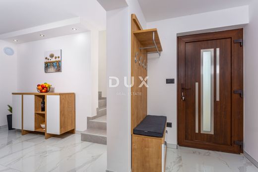Maison de luxe à vendre à Krk, 975 000 €, Photo 4