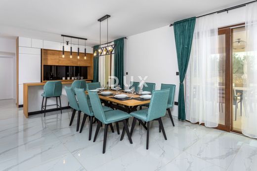 Maison de luxe à vendre à Krk, 975 000 €, Photo 7