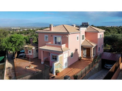 Luxury House for sale in Portimão, 950 000 €, Photo 1
