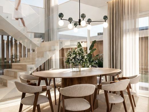 Luxury House for sale in Portimão, 635 000 €, Photo 1